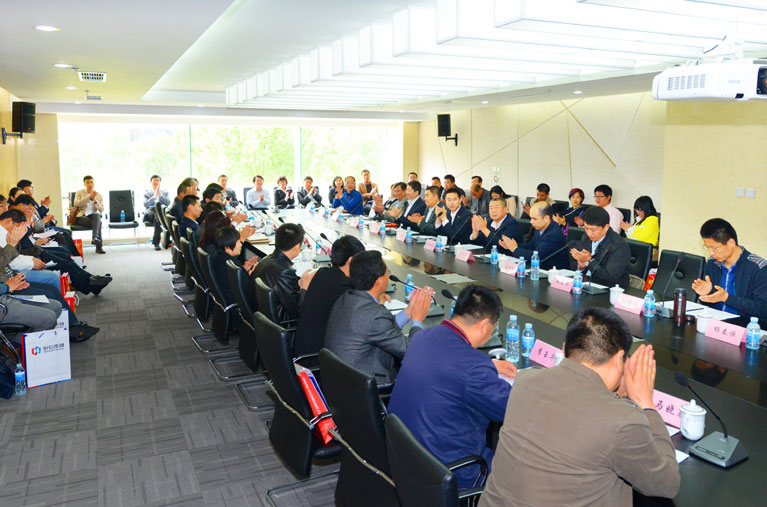 熱烈慶祝濰坊企業(yè)家俱樂部聯(lián)盟籌備會議暨第一屆理事會一次會議勝利召開